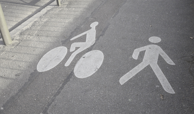 carril de uso compartido peatón/ciclista